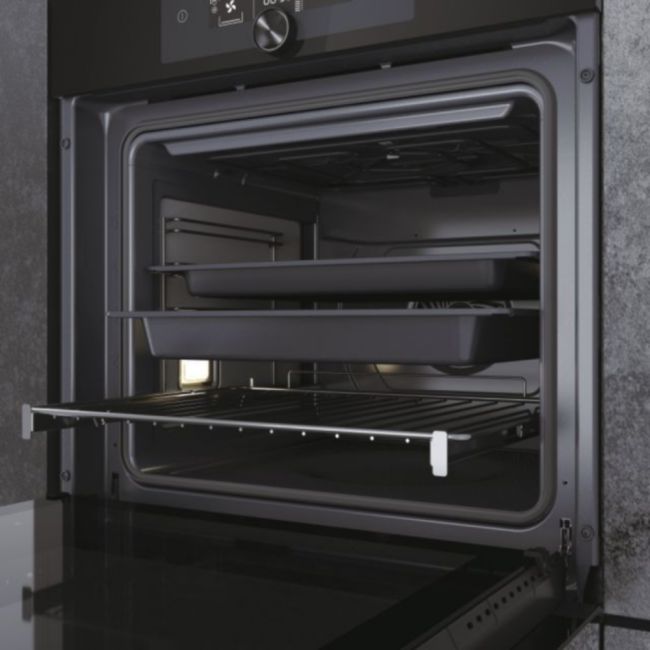 FOUR I-Turn Série 6, 70L 11 functions NOIR 33703238 HAIER