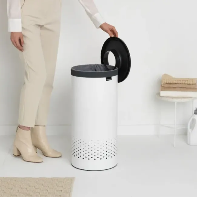 CORBEILLE A LINGE BLANCHE 35L AVEC COUVERCLE BRABANTIA