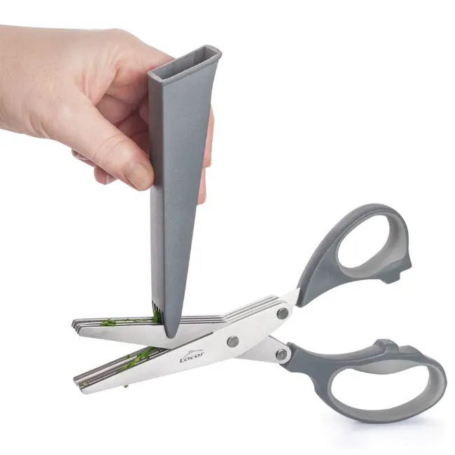 CISEAUX 5 COUPE + PEIGNE POUR NETTOYAGE LACOR