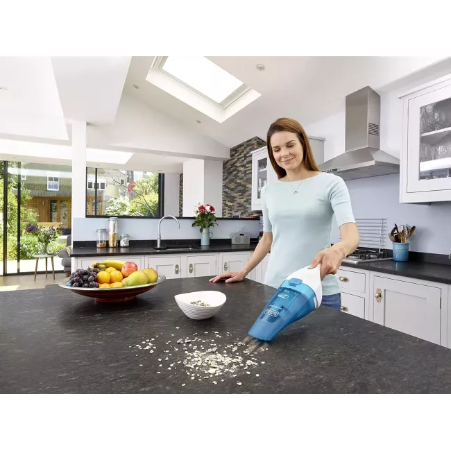 ASPIRATEUR A MAIN SEC ET HUMIDE 3,6V 5,4W/h BLACK & DECKER